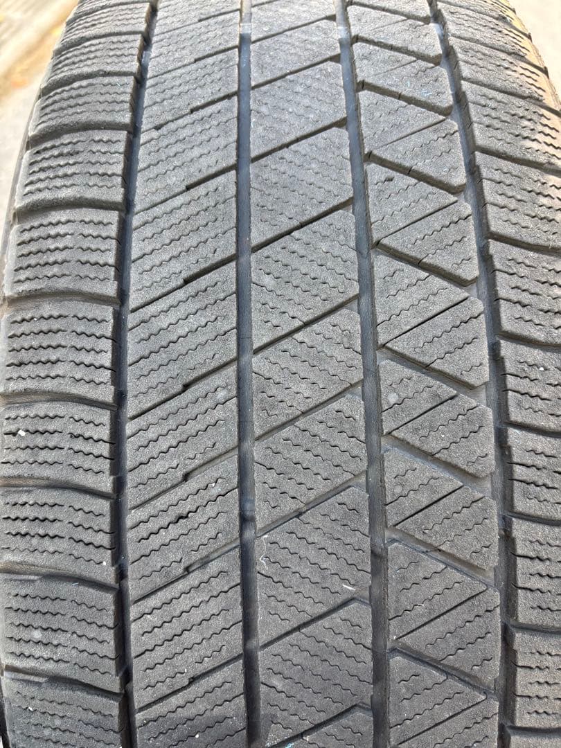 ボルボ ブリザック VRX 3 225/60R17 スタッドレスタイヤ