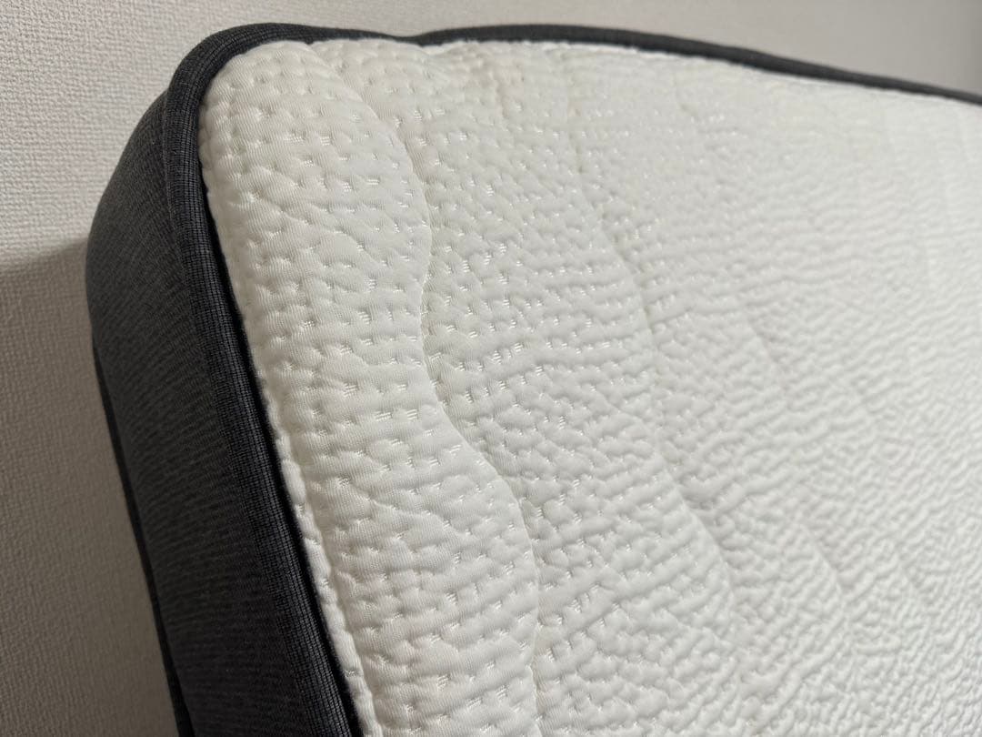 NELL（ネル）マットレス　　セミダブル　　美品