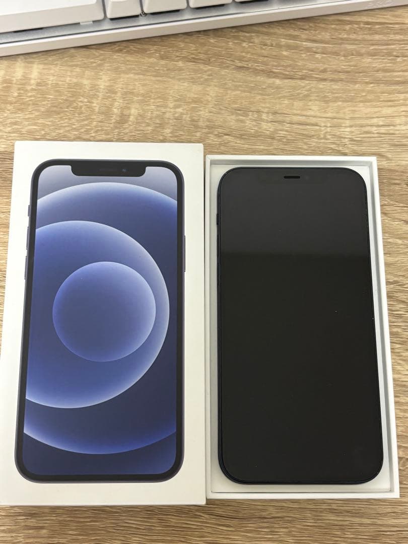 A*a様 iPhone12 ブラック　simフリー　64GB 本体