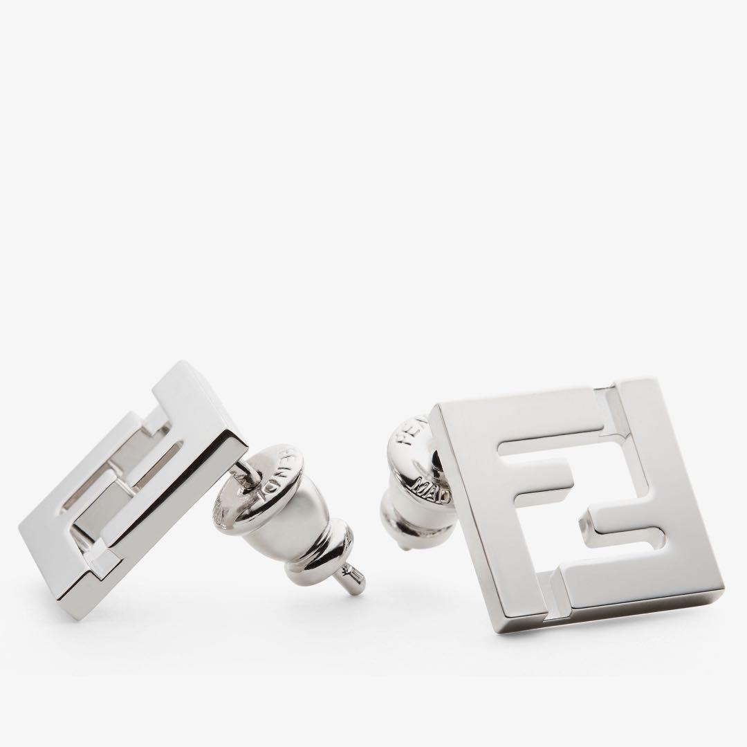 フェンディ　ピアス　新品未使用　交渉可能