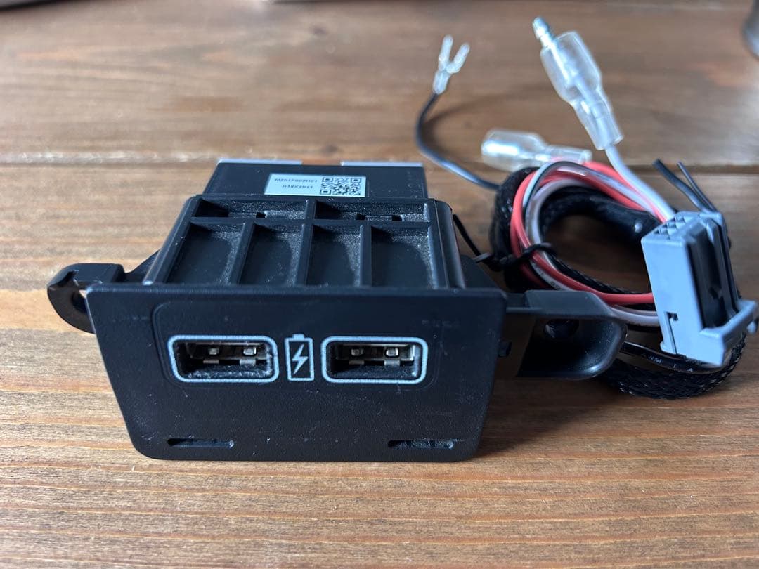 N-VAN 運転席側増設　USB 小物入れ設置　純正品　【お値引き対応不可】