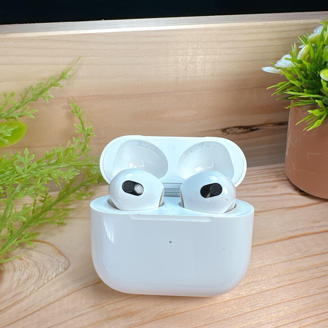 AirPods 第3世代 Apple ワイヤレスイヤホン アップル