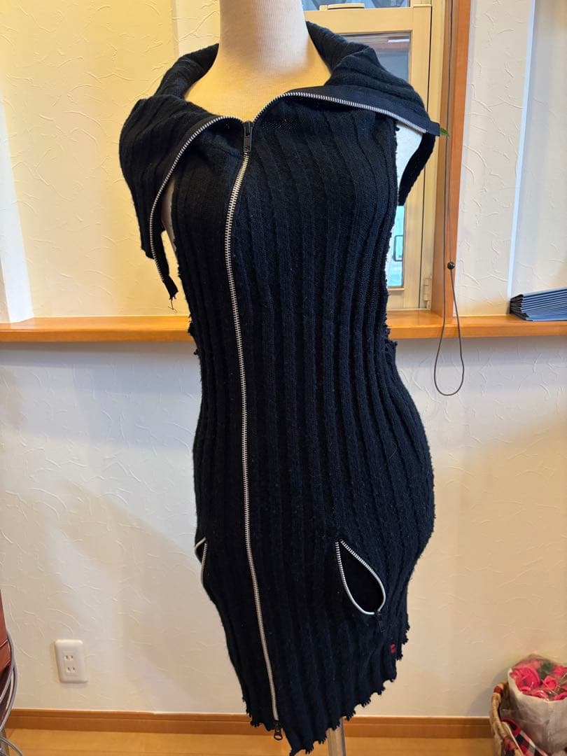 LGB 黒リブ編みニットベスト