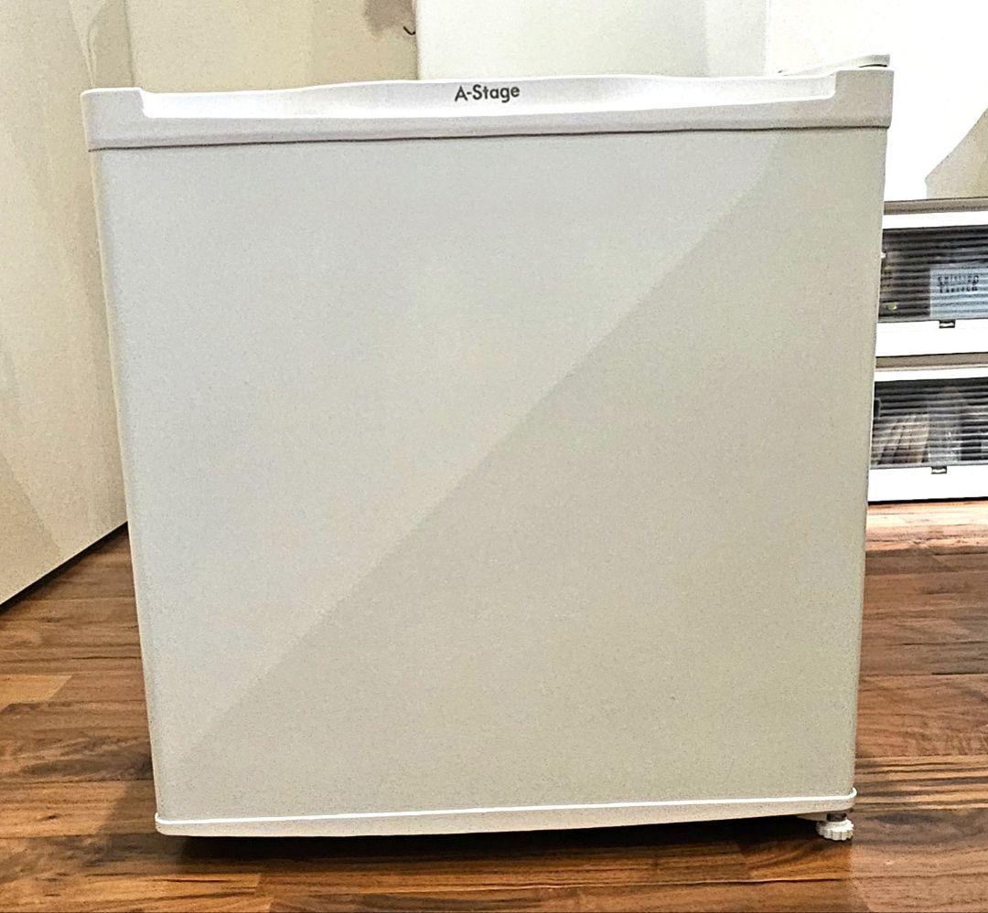 コンパクトホワイト冷凍庫 　A-stage FZ03A-31WT　2023年製