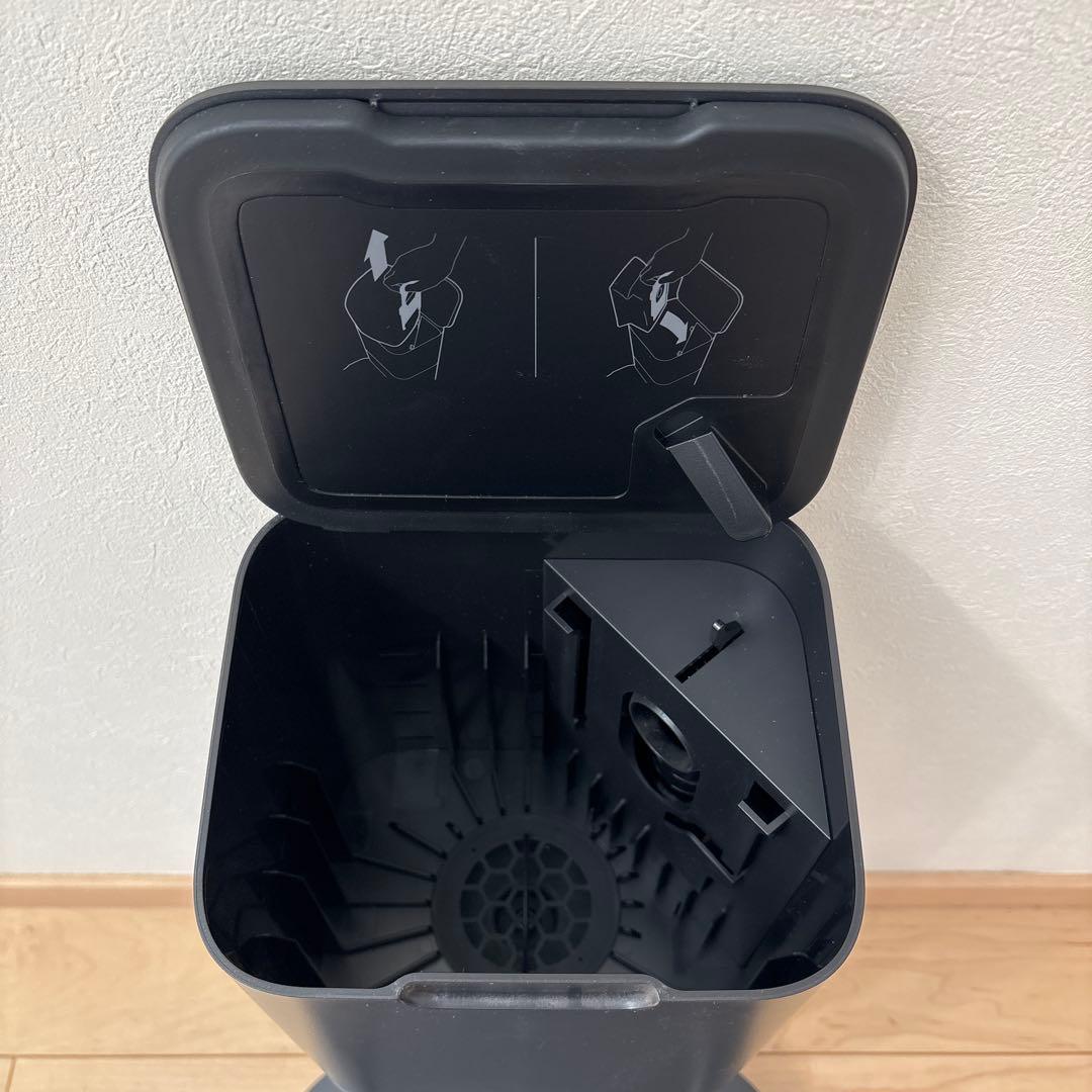 iRobot ルンバi7+（Roomba i7+）本体　クリーンベース　初期化済