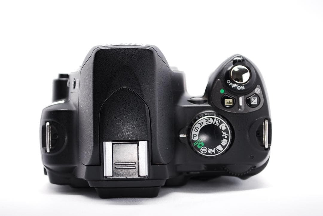 色鮮やか✨名機CCDセンサー✨Nikon D40✨一眼レフデビューに✨