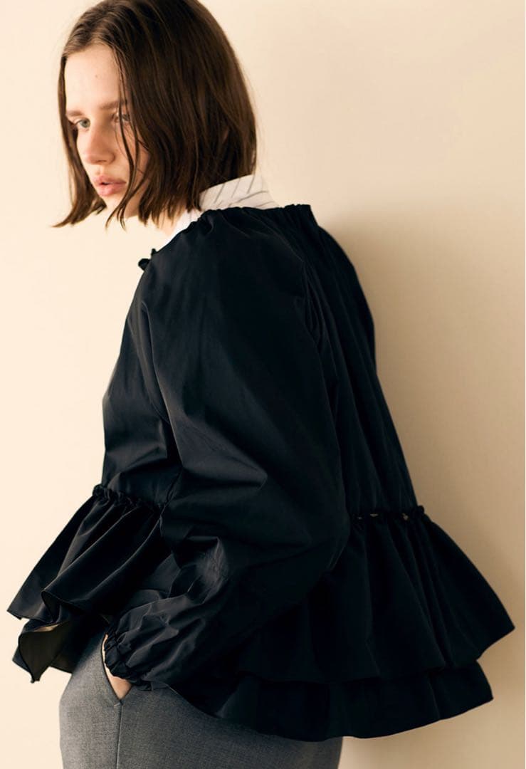 マリリンムーン スパイラルタフタラッフルブルゾン