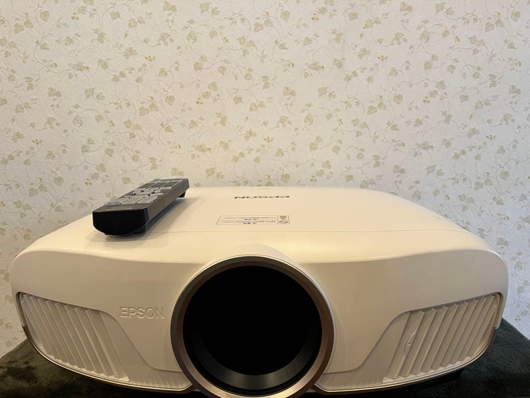 EPSON EH-TW8300 プロジェクター本体