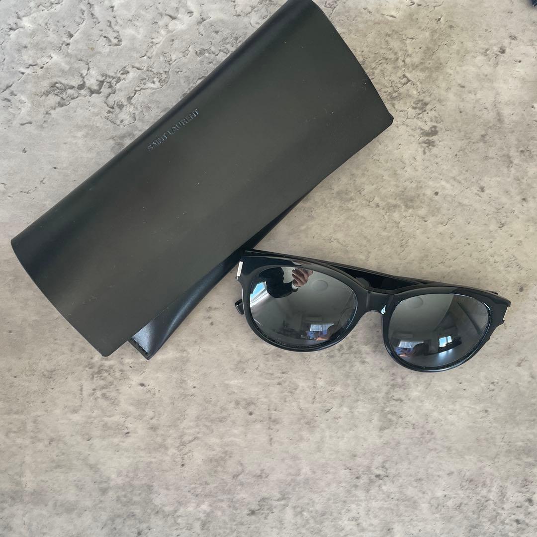 SAINT LAURENT ブラックサングラス