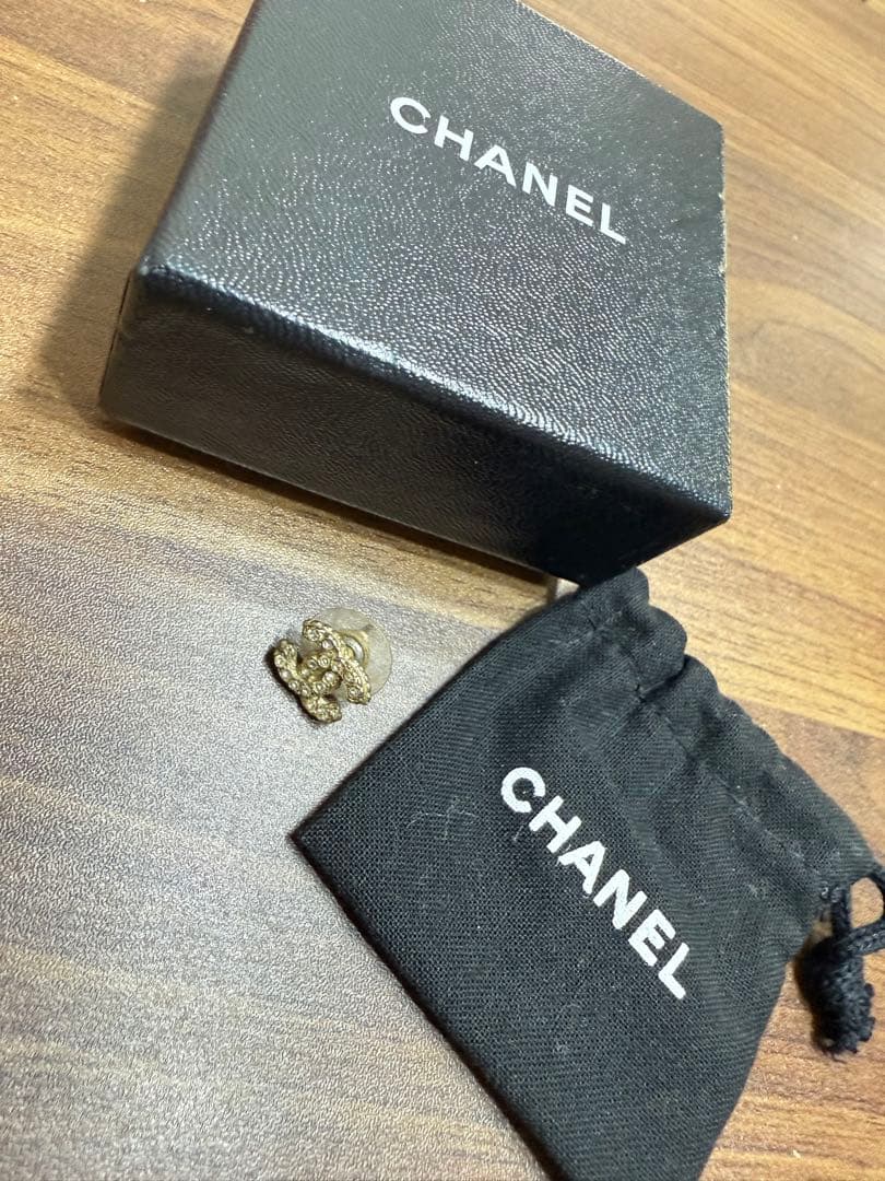 CHANEL 片耳　ピアス