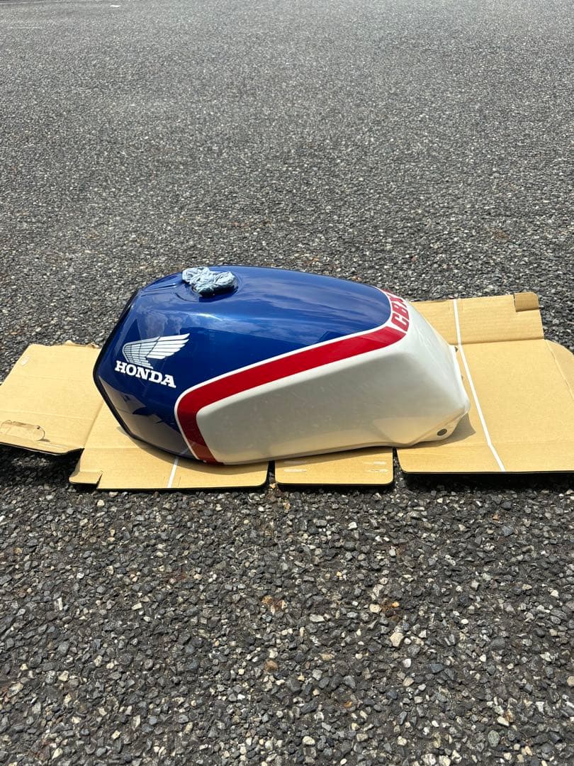 CBX400F タンク ペイント済み 鑑賞用だったCBR400Fエンジン用