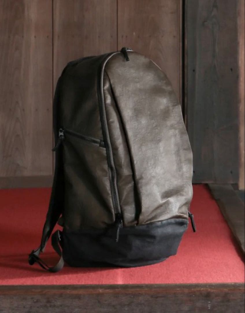 バッグ rofmia Carryology Leather Daypack V2