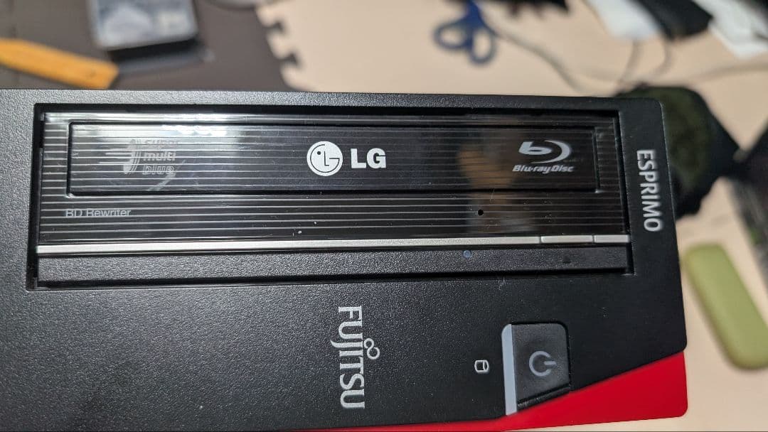 Fujitsu ESPRIMO PC i3-9100 8GB　HDDなし