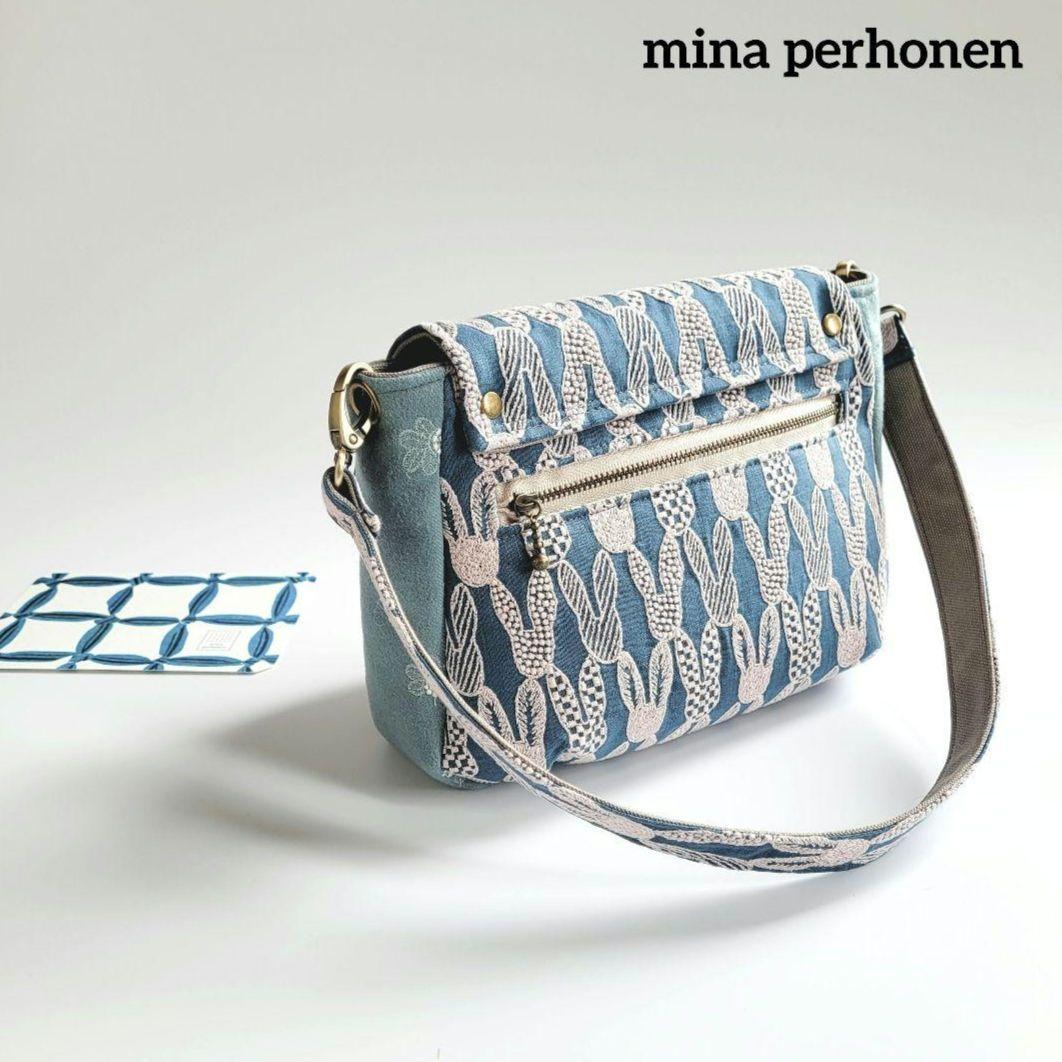 ミナペルホネン　タック入りフラップショルダーバック　pomppia