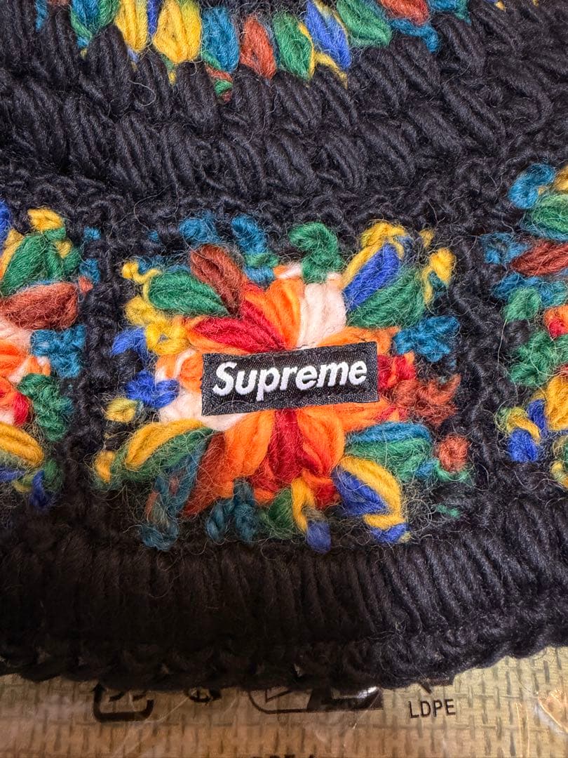 Supreme 花柄刺繍 ニット帽 ブラック
