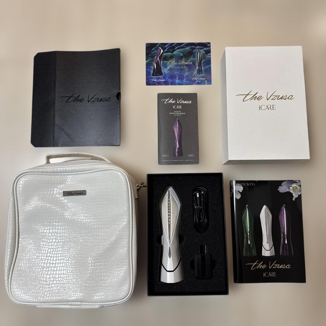the Vzusa iCARE 美顔器 充電器付き