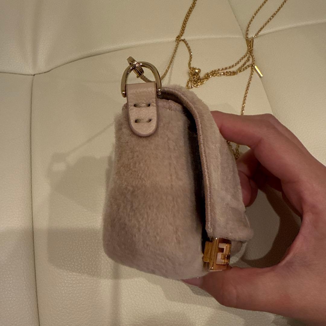 FENDIナノバケットチャーム