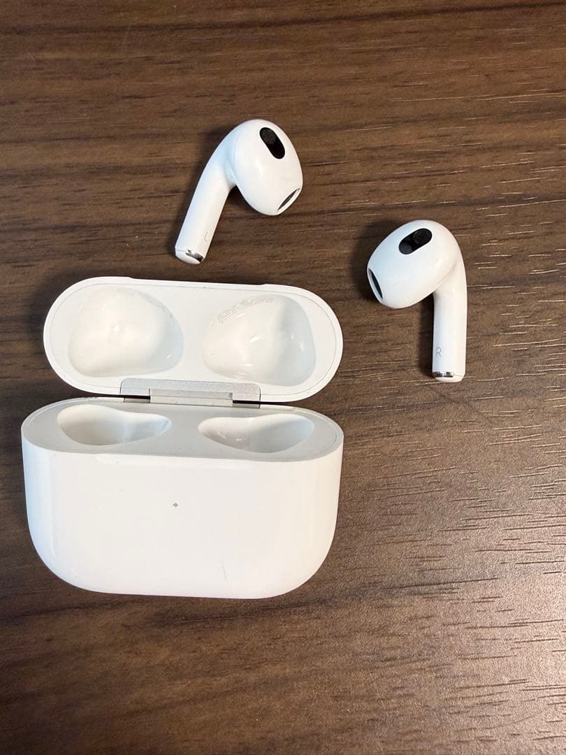 AirPods (第3世代) レザーケース付き
