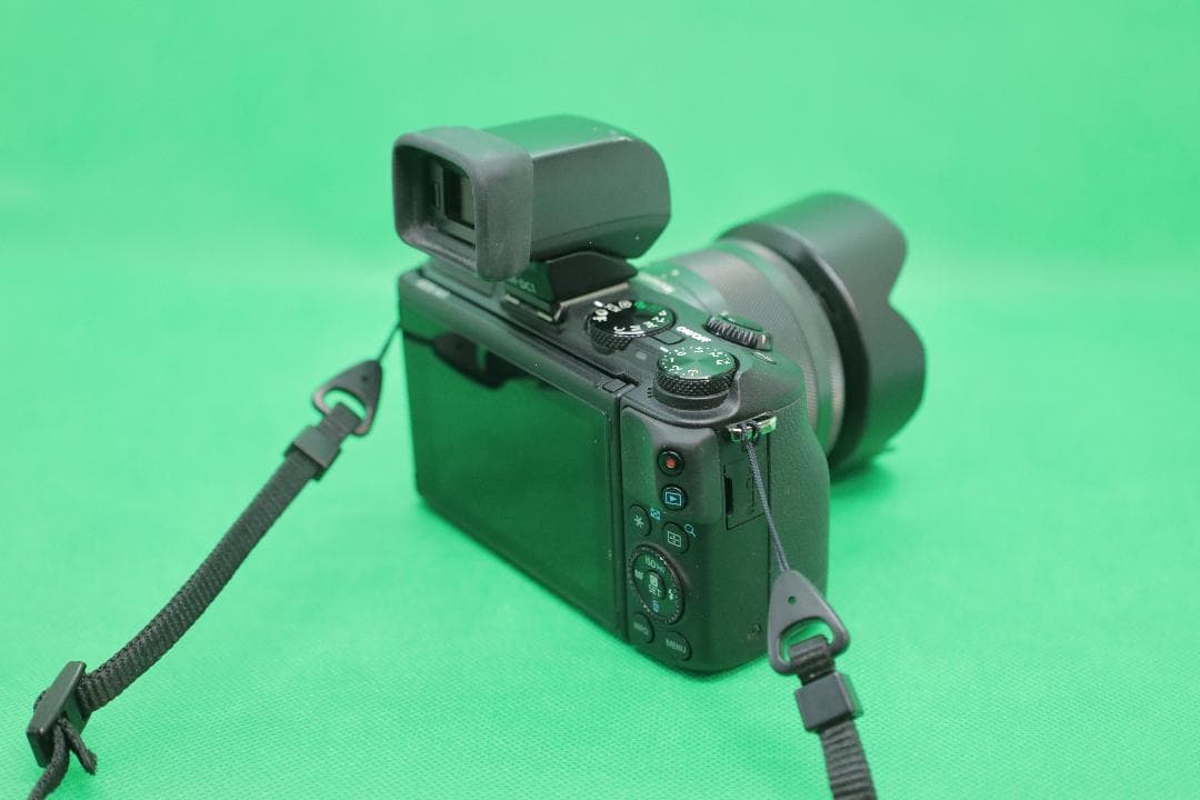 Canon EOSM3　EVFとズーム2本セット