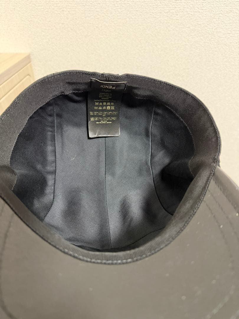 フェンディ　ベースボールキャップ