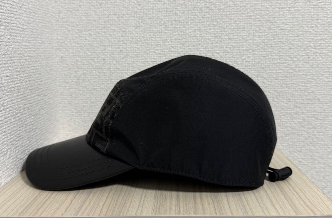 フェンディ　ベースボールキャップ