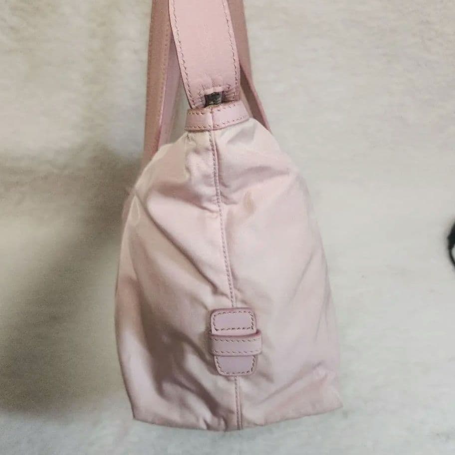 専売プラダ　ナイロン　レザー　バック　三角ロゴ　南京錠