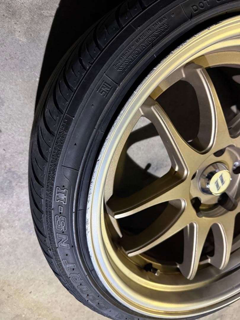 eleven racing 18インチ×9J+30 タイヤ付き　4本セット