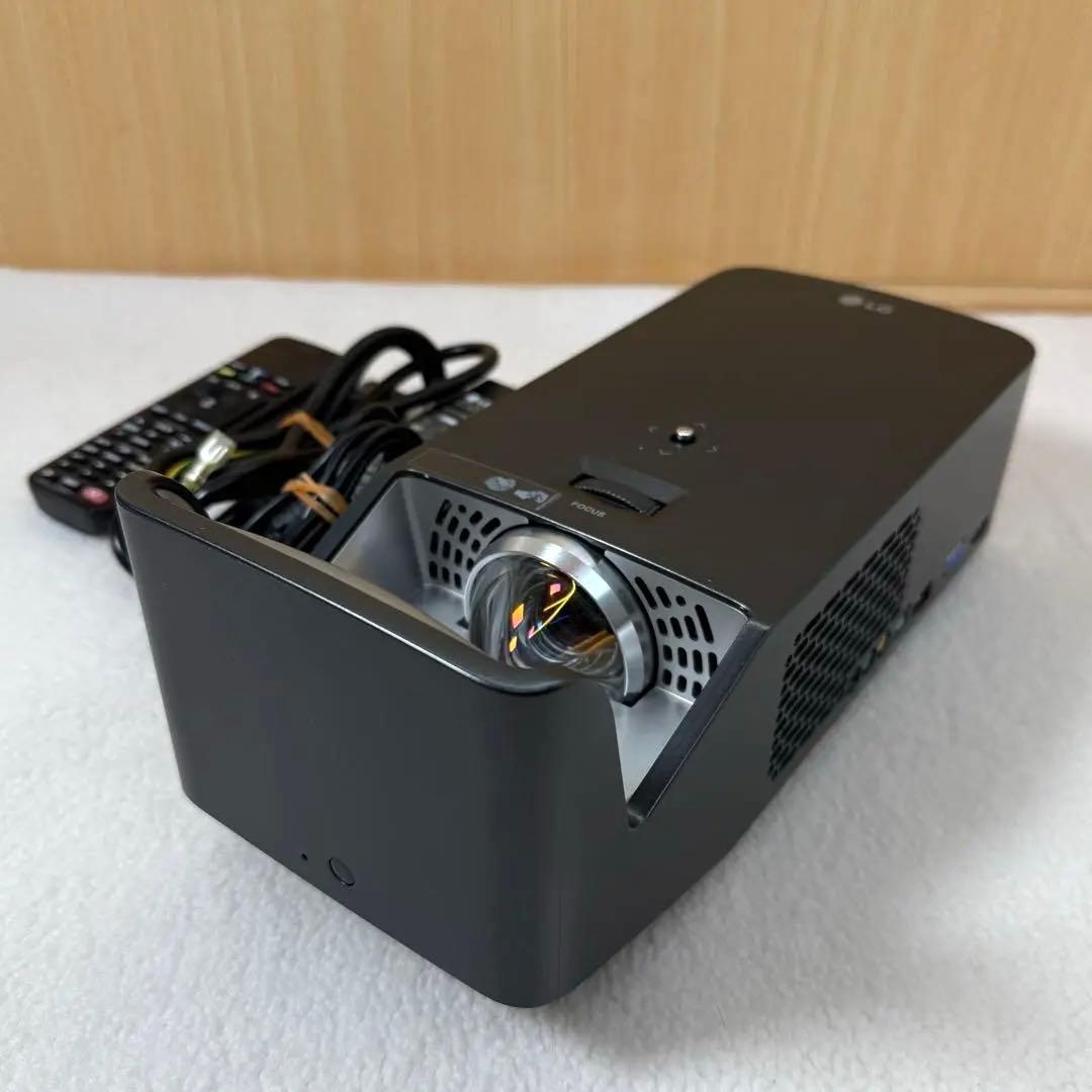LG PF1000UG プロジェクター リモコン　箱付き　超短焦点プロジェクター