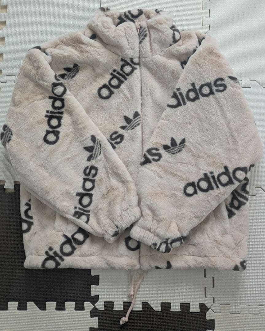 アディダス フェイクファージャケット(訳あり)