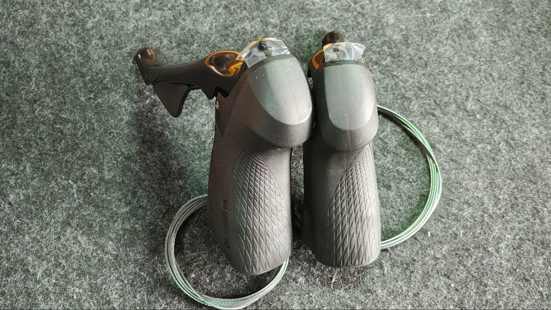 未使用 シマノ 105 ST-R7000 シフトレバー 11速 機械式