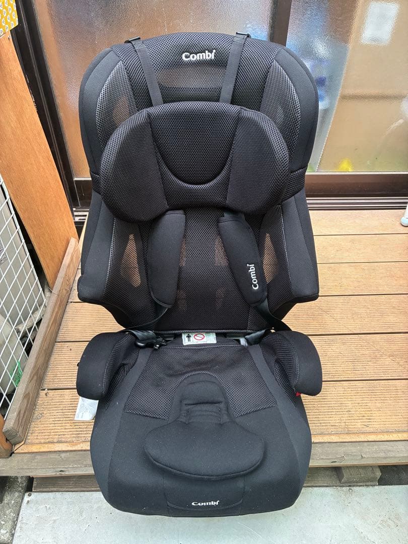 Combi ブラック チャイルドシート