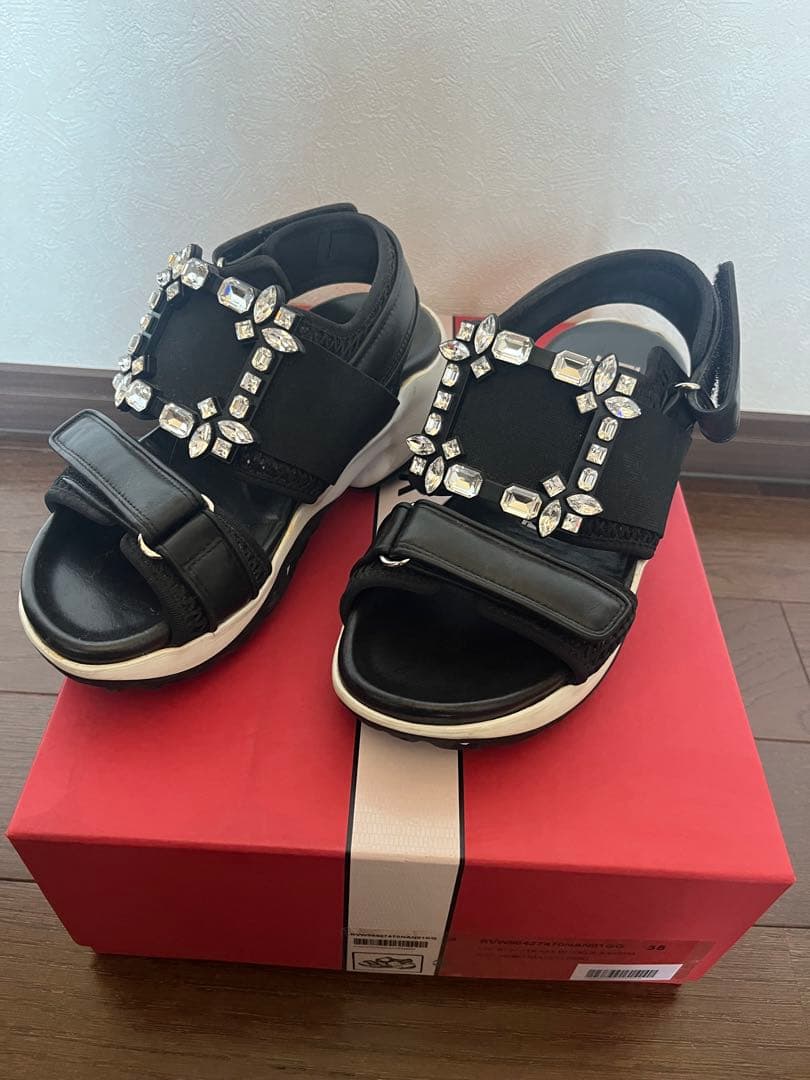 mii Roger Vivier ブラックスポーツサンダル
