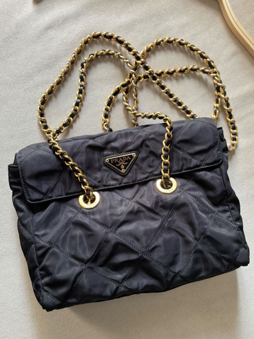 美品✨️【PRADA】 ミニチェーンショルダーバッグ ロゴ 正規品 白タグカード