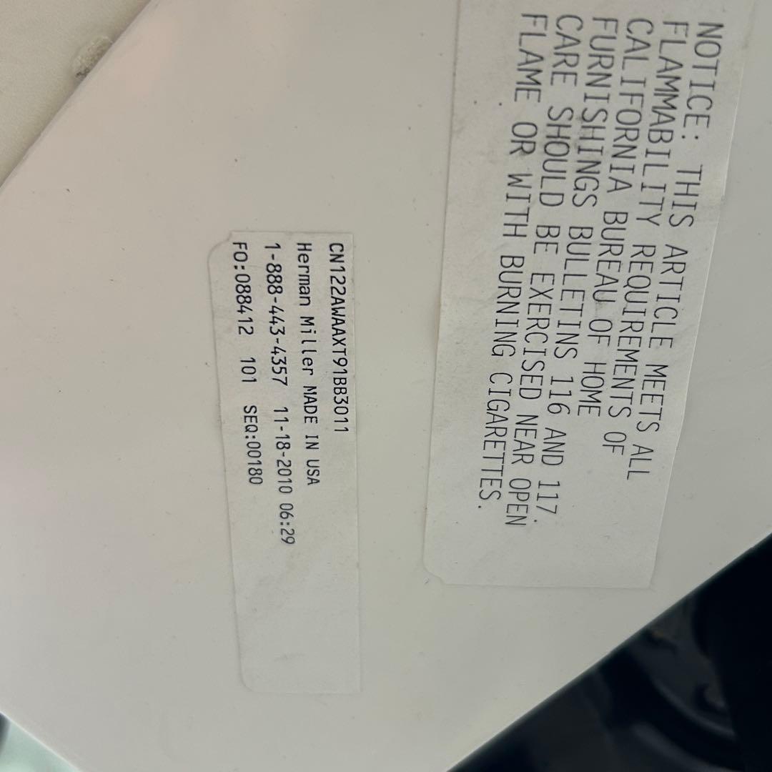 G. エンボディチェア. ハーマンミラー ホワイト Embodyネイビー