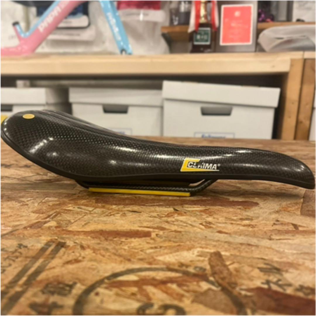 k*2様 ③ コリマ　カーボンサドル　レア　ピスト　トラック