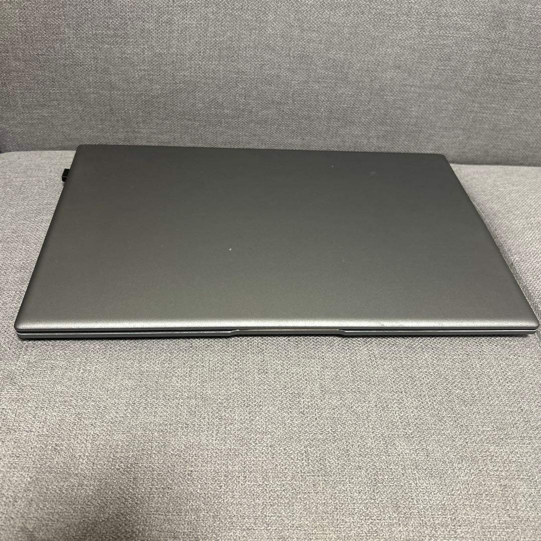 グレーのノートPC、マウス・電源アダプター付き