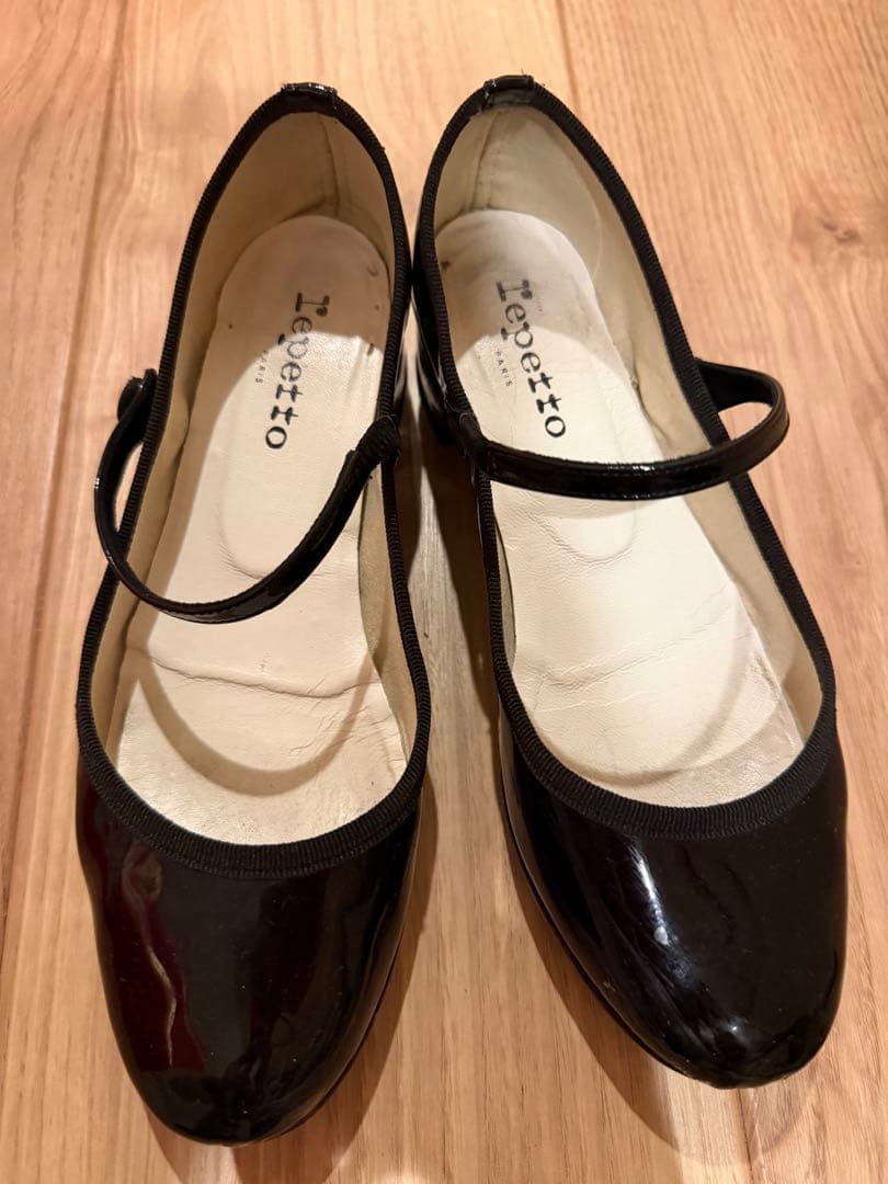 レペット　エナメル ブラック バレエシューズ ストラップ付き
