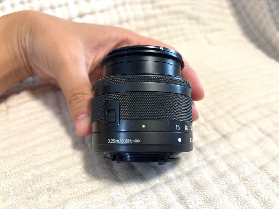 【美品】Canon ミラーレス一眼カメラ EOS M100 ＋単焦点レンズ