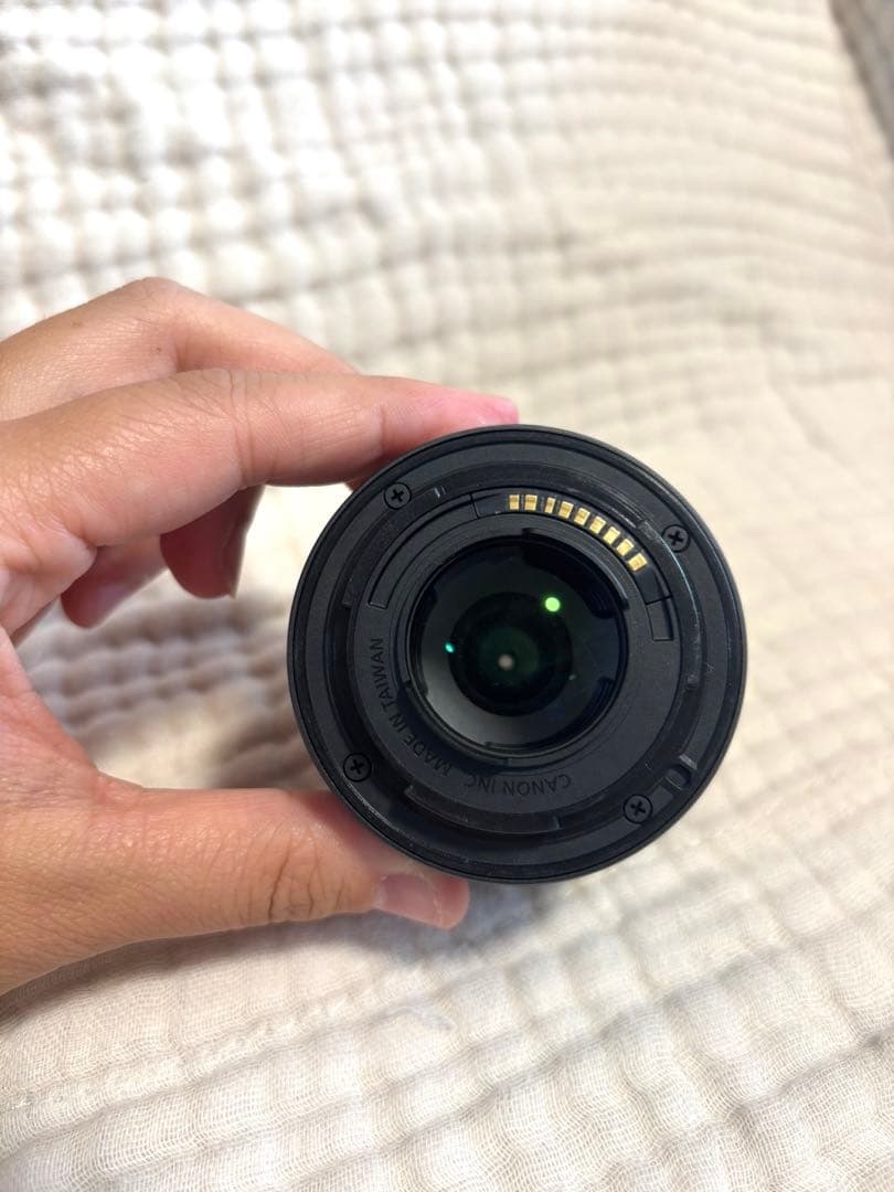 【美品】Canon ミラーレス一眼カメラ EOS M100 ＋単焦点レンズ