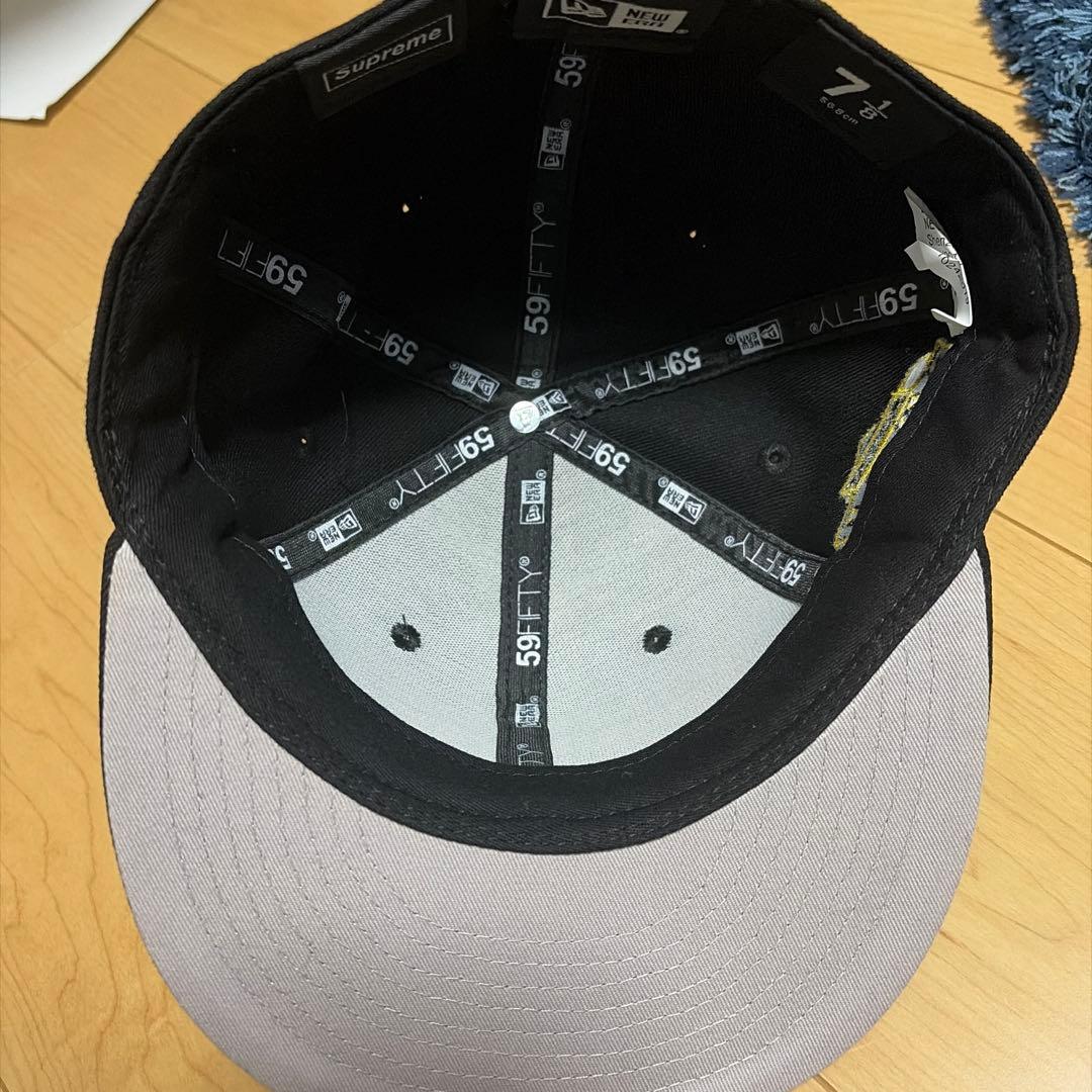 Supreme World Famousコラボキャップ