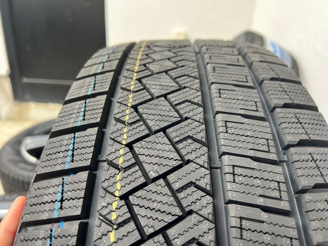 日産エクストレイルt33 19インチスタッドレスホイールセット　スタッドレス新品