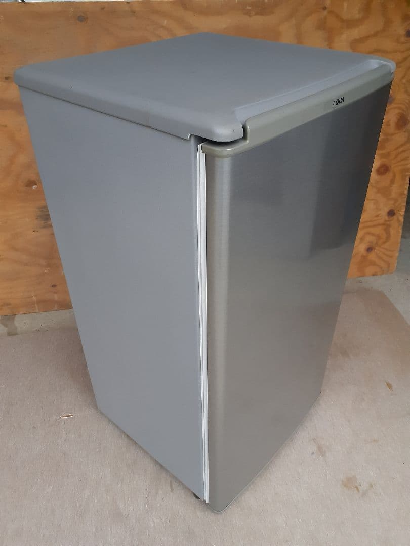 AQUA ノンフロン直冷式冷蔵庫　AQR-8G シルバー　アクア　冷蔵庫　直冷式