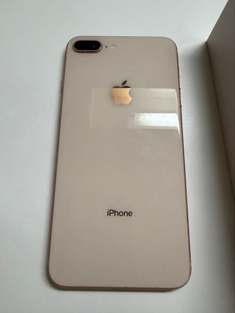 Apple iPhone 8 Plus ゴールド 本体