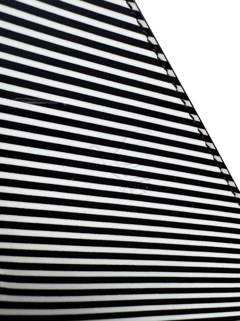 クリスチャン　ルブタン ストライプデザイン パーティーバッグ