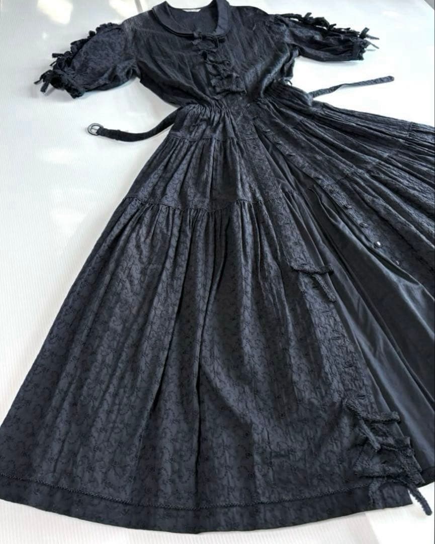カネコイサオKANEKO ISAO コットンレース刺繍　ワンピース黒　小悪魔