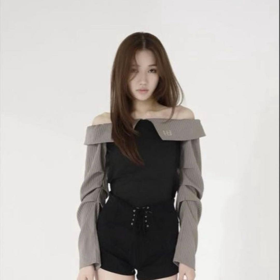 kiss the club オフショルダー 長袖シャツ