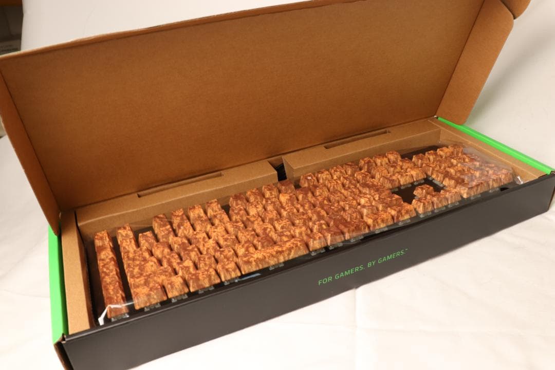 Razerゲーミングキーボード　Noodleクエスト　カップヌードル コラボ商品