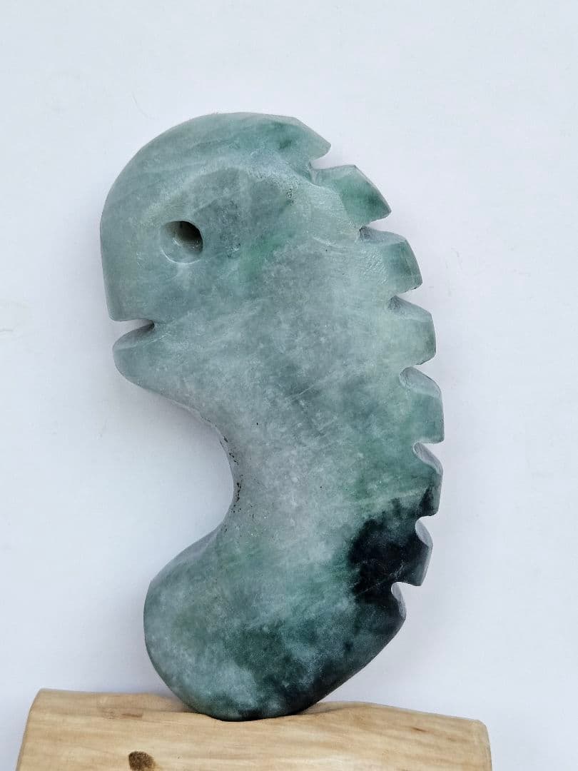 超特大 獣型 薙鎌 翡翠勾玉　　☆28,000円☆