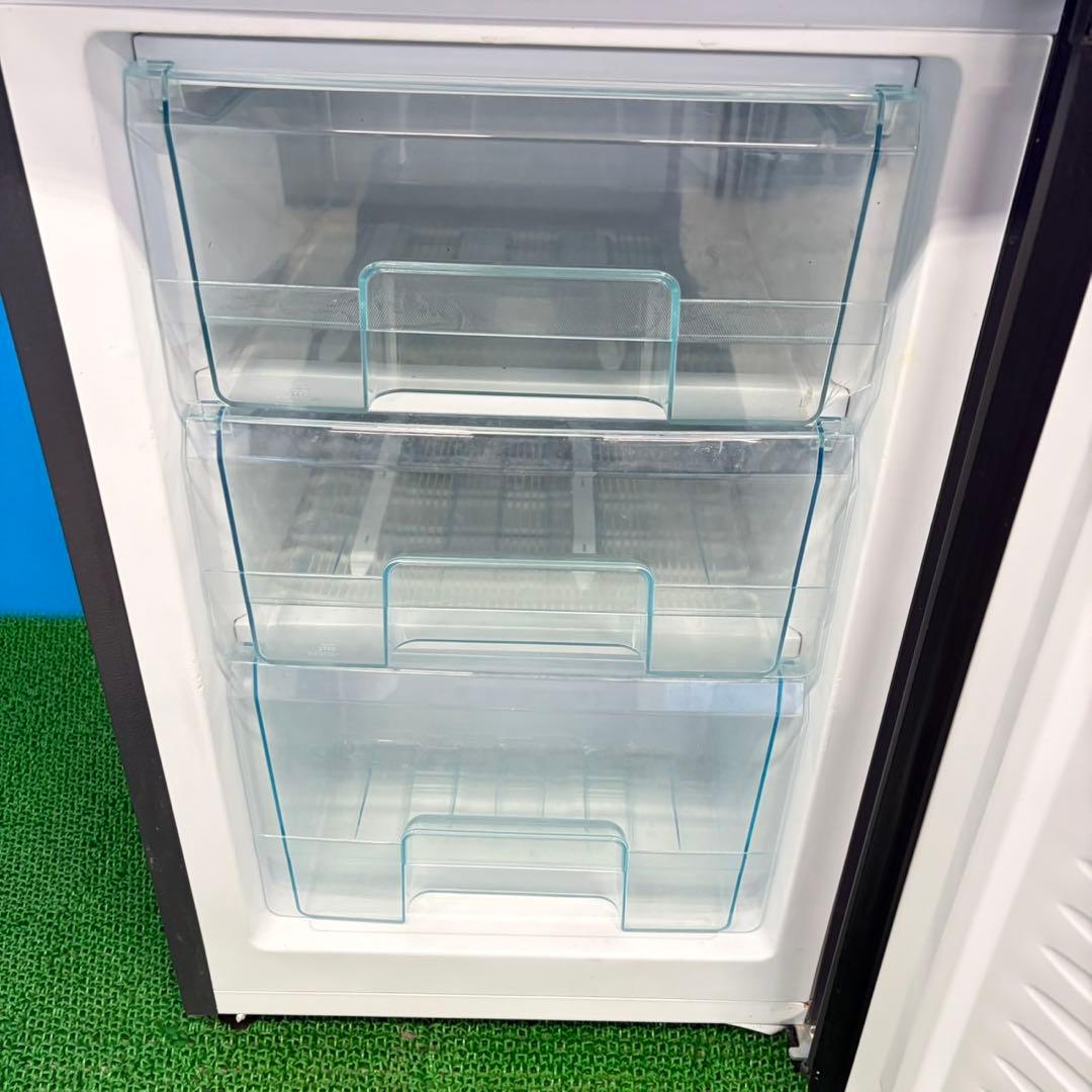 709 冷蔵庫　小型　一人暮らし　200L弱　スリム　洗濯機も有　格安　美品