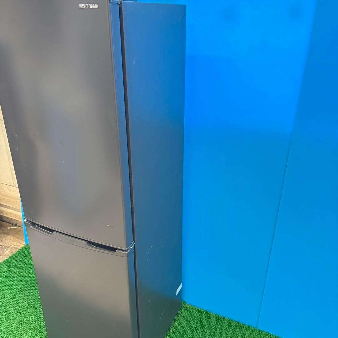 709 冷蔵庫　小型　一人暮らし　200L弱　スリム　洗濯機も有　格安　美品